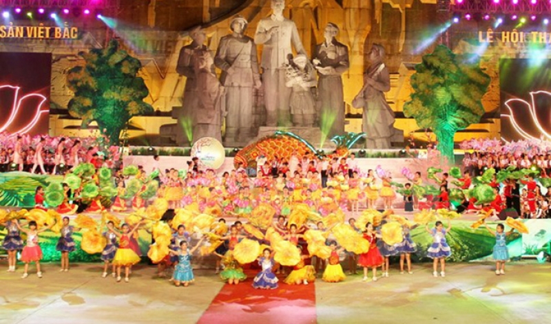 Đ&Ecirc;M HỘI TH&Agrave;NH TUY&Ecirc;N 2016